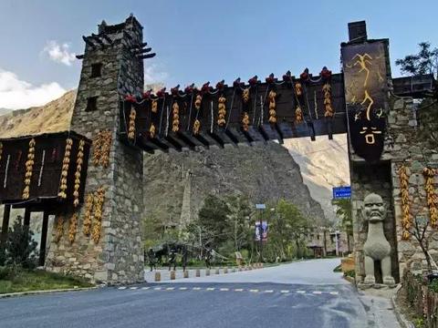 汶 川 羌 人 谷|村寨|羌人谷|山道|阿尔|云朵_新浪新闻