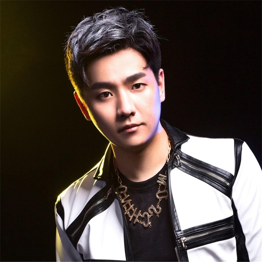 甜蜜王子 韩阳 新歌《爱的定义》 诠释90浪漫爱情