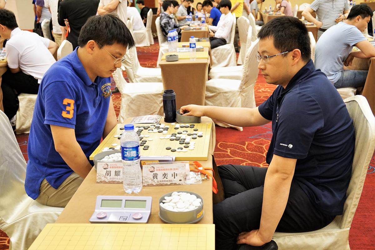 在上海棋院的支持和撮合下,楼世芳请上海度势体育文化有限公司收了原