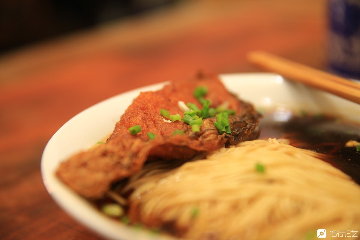 老上海爆鱼的秘制做法，视频讲解详细，鱼肉酥香入味，超解馋_刘一手