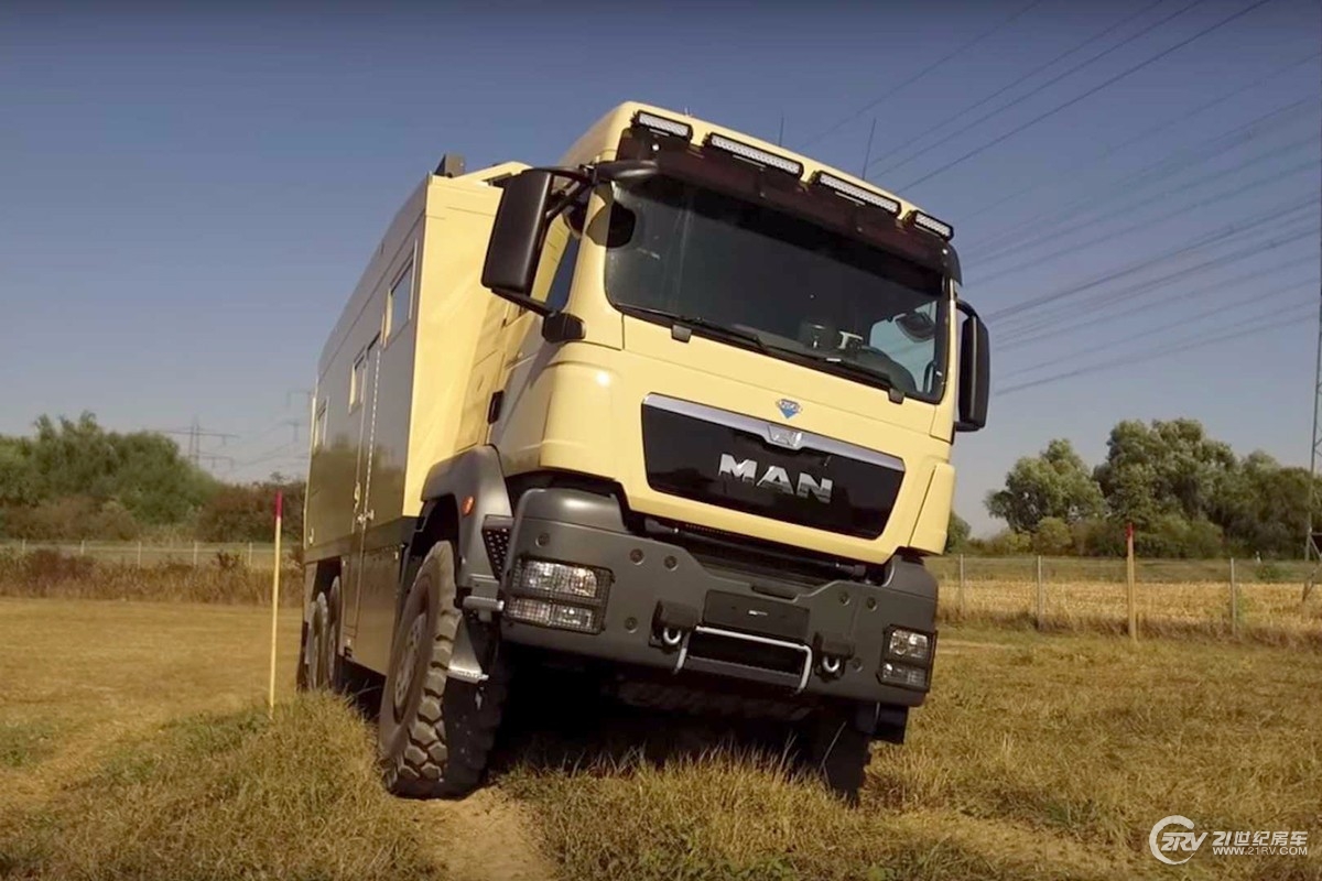 专为拉力赛车队定制unicat发布6x6终极越野房车