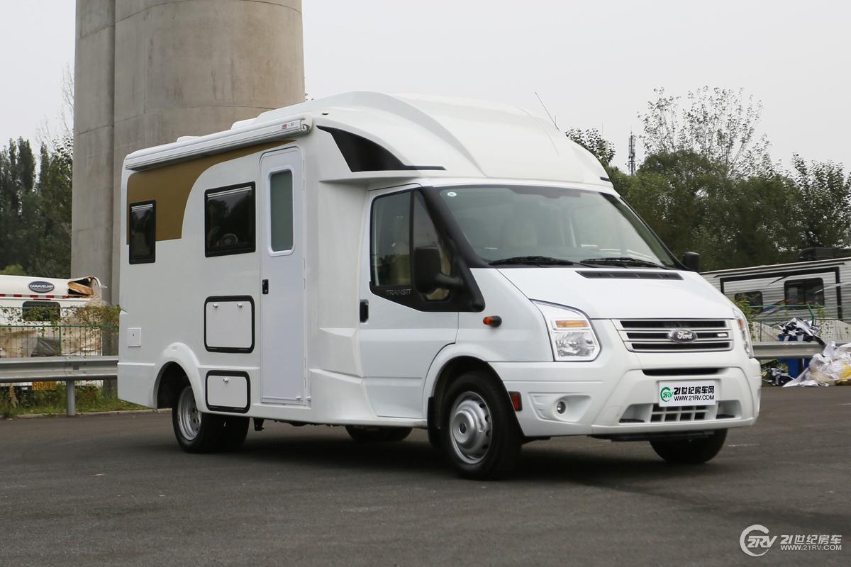 6万的它简约不简单 飞翔福特全顺小额头房车实拍