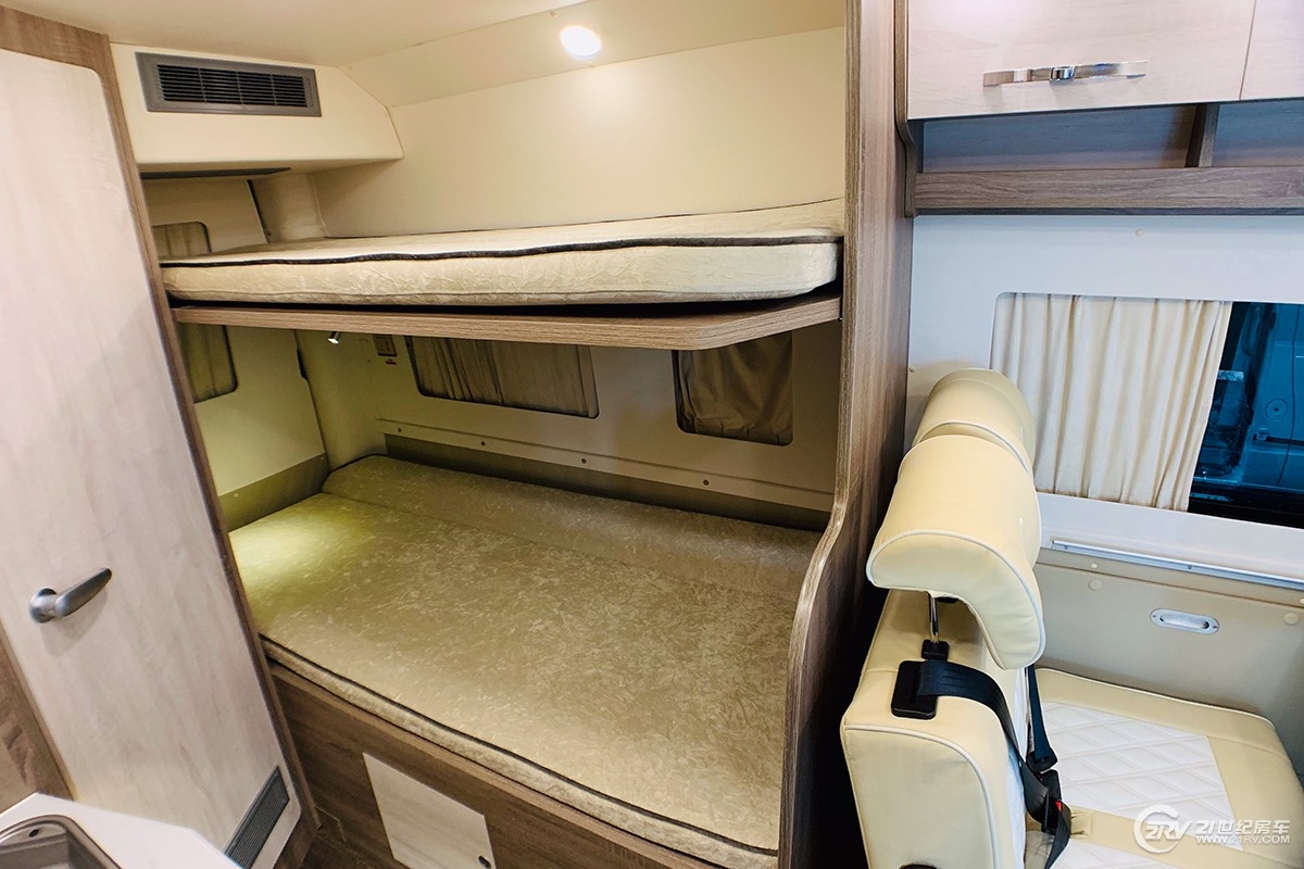 8万元 德兴房车发布全新大通b型纵床版房车