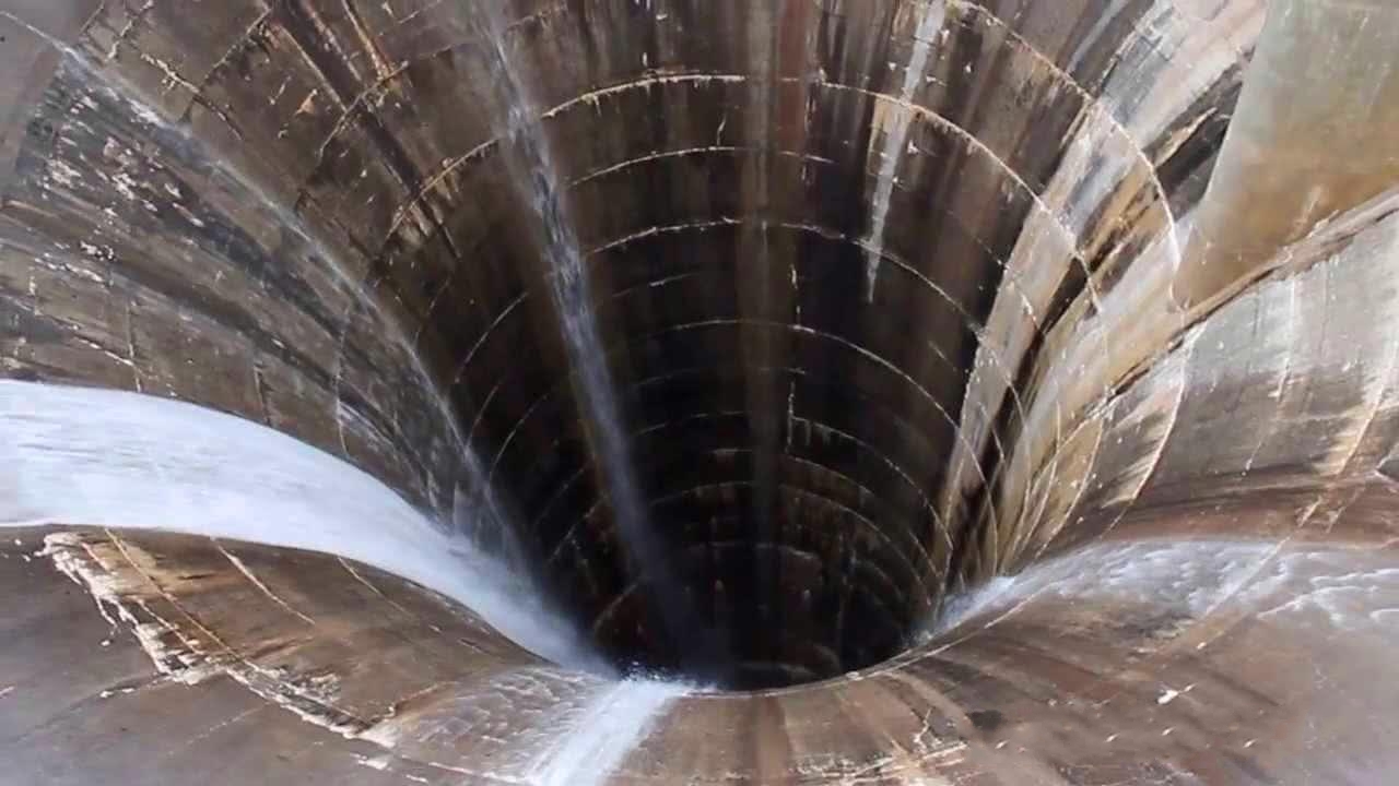 世界上最让人有大胆想法的洞,网友直呼:真想一个猛子扎下去