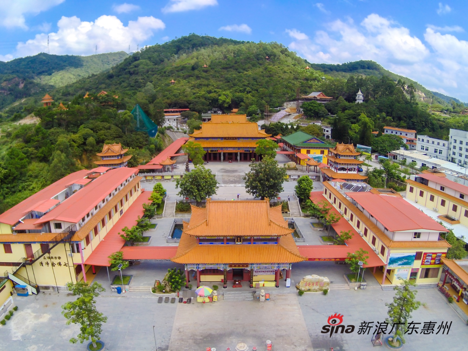 大亚湾清泉古寺航拍图