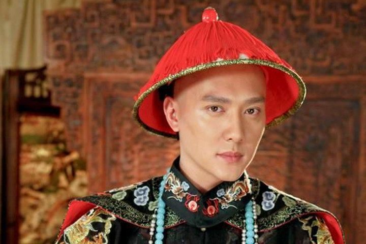 八阿哥允禩确实是个能干的人,即便是雍正,也常常在谕令中对他夸赞有加