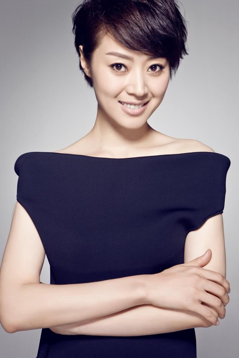 原来这个女演员叫范志博,名字取得像男人如. 来自毒说娱乐君 - 微博