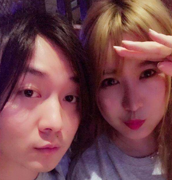 张大仙公布女友引发热议!网友:第一反应以为你男扮女装了!