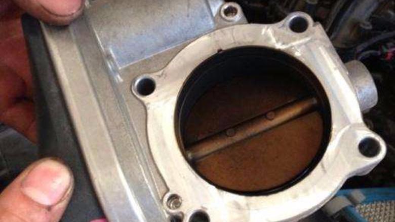 节气门积碳过多对车造成什么危害?怠速马达的