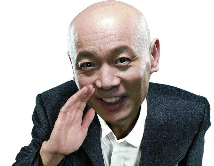 他4获百花影帝,结婚31年却膝下无子,如今61岁仍是最红笑星