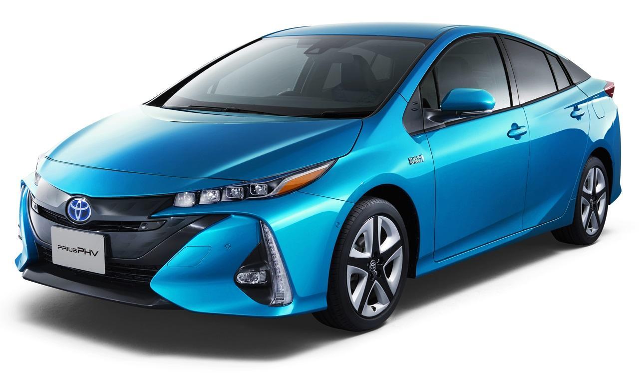 丰田新款普锐斯评测,外观设计前卫,油耗一升可行110公里!