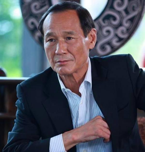 17岁混黑社会,一个电话能叫5千小弟,今出行500万豪车代步