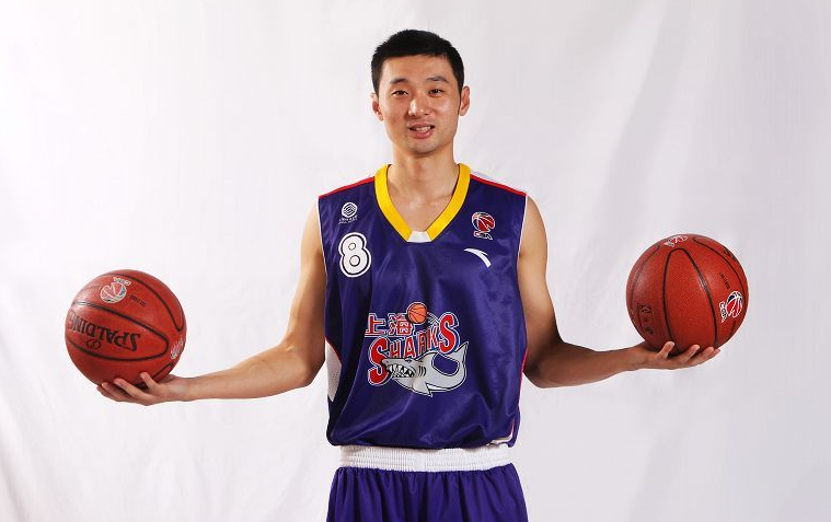 曾经的nba过客黄金控卫刘炜回归!上海"大鲨鱼"球迷沸腾了!