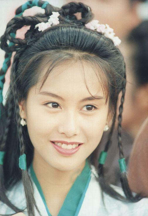 朱茵年轻时也太美了,怪不得周星驰都感叹"简直就是仙女"__财经头条