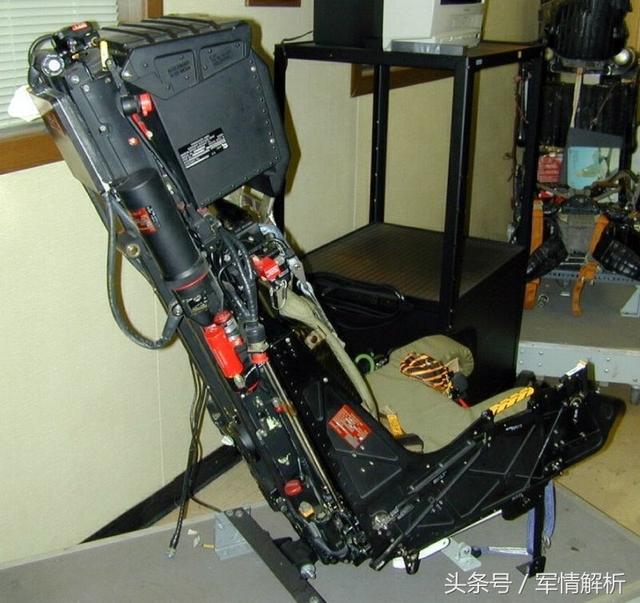 美军飞行员跳伞阵亡,状告英国弹射座椅生产商,索赔20亿