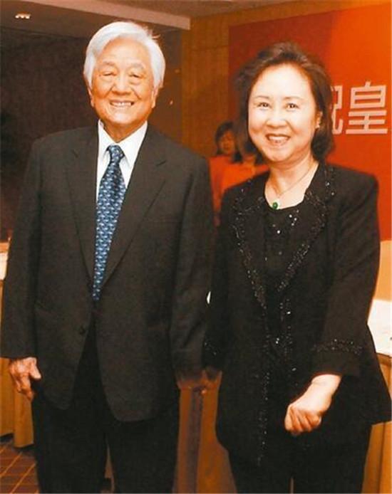 琼瑶遭老公原配控诉，“爱情教母”被彻底还原成“小三鼻祖”