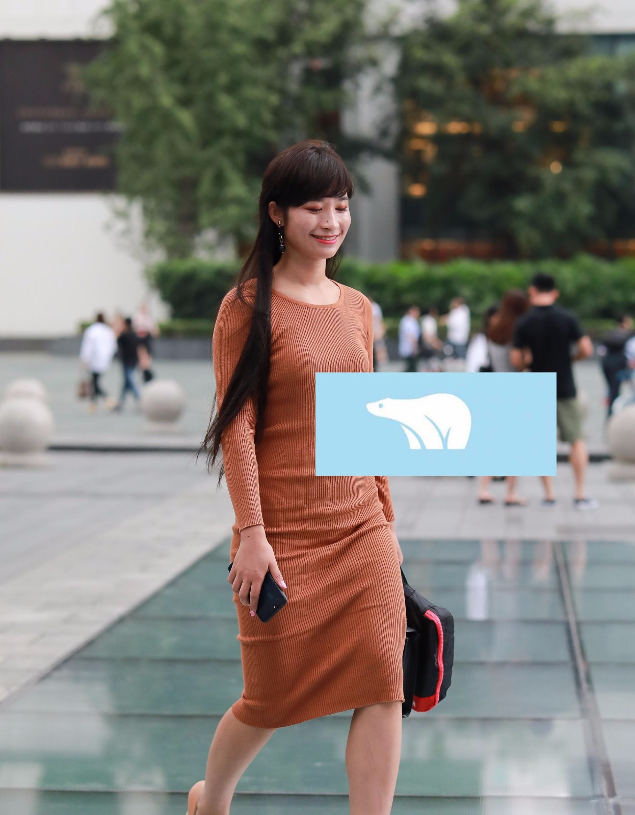 街拍,看上去很清新优雅的二姐姐,有女神般的气质|街拍|女神|气质_新浪