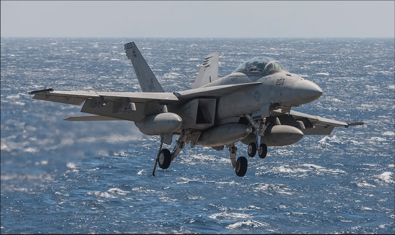 美军"超级大黄蜂"事故激增:频繁到南海"挑事"是原因之一