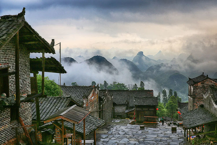 中国最古老的村寨:历经千年的宋代古民居,四大家族仍然在此居住|瑶族|南岗|瑶寨_新浪新闻