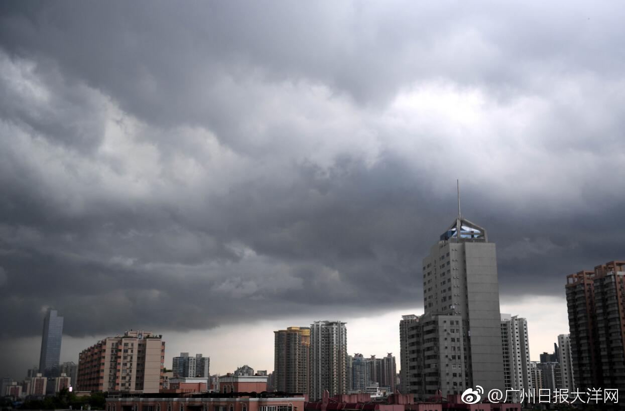 今日白天:阴天间多云,有大到暴雨;夜间:多云到阴天