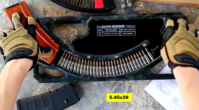步枪弹匣快速装弹的专用工具,这可比手动压弹快多了!