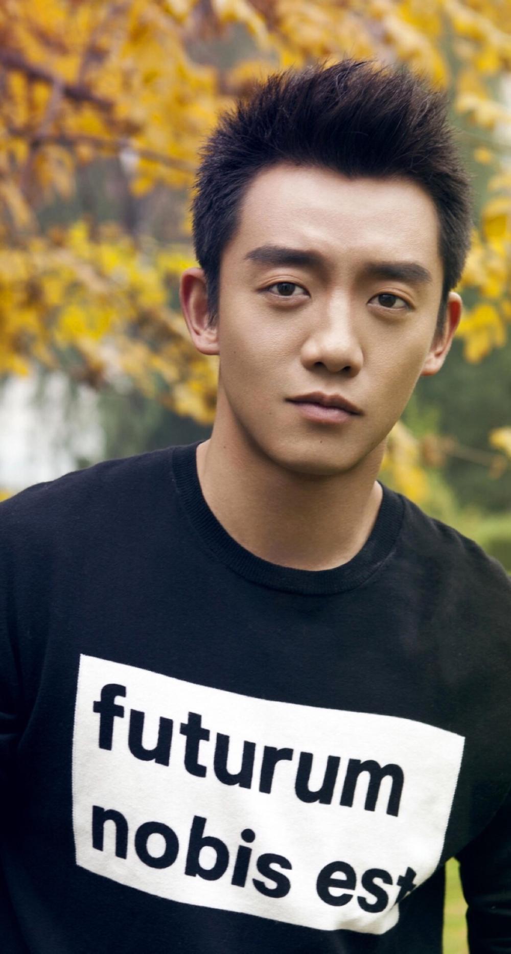 郑恺现身西藏被偶遇近照长这样,网友:真人和照片上差别真大