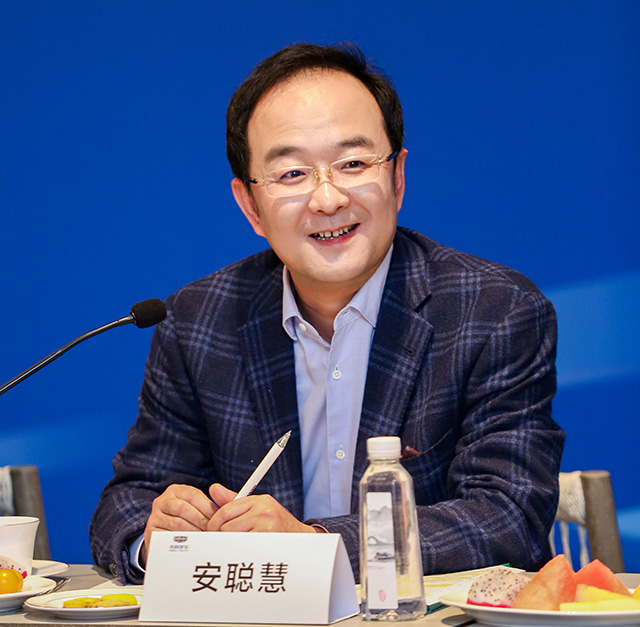 从"蓝色吉利"到"吉利生态",安聪慧居安思危谈转型