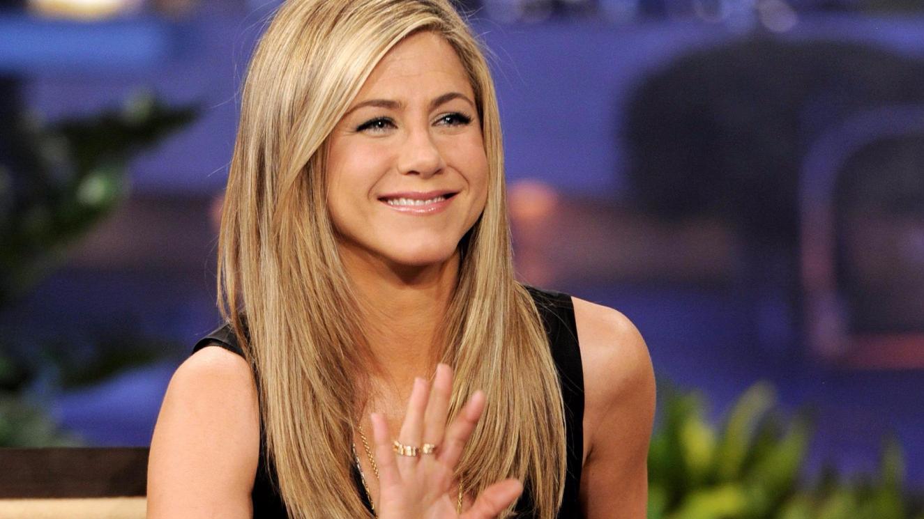 詹妮弗·安妮斯顿参加《吉米鸡毛秀》,惊喜《老友记》演员重聚