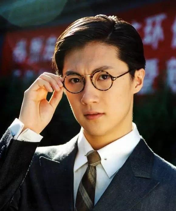 他是姚笛前男友,娶小8岁美艳娇妻,如今38岁幸福成这样?