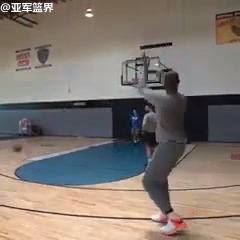 回顾2016年NBA西决G6,克莱-汤普森封神一战