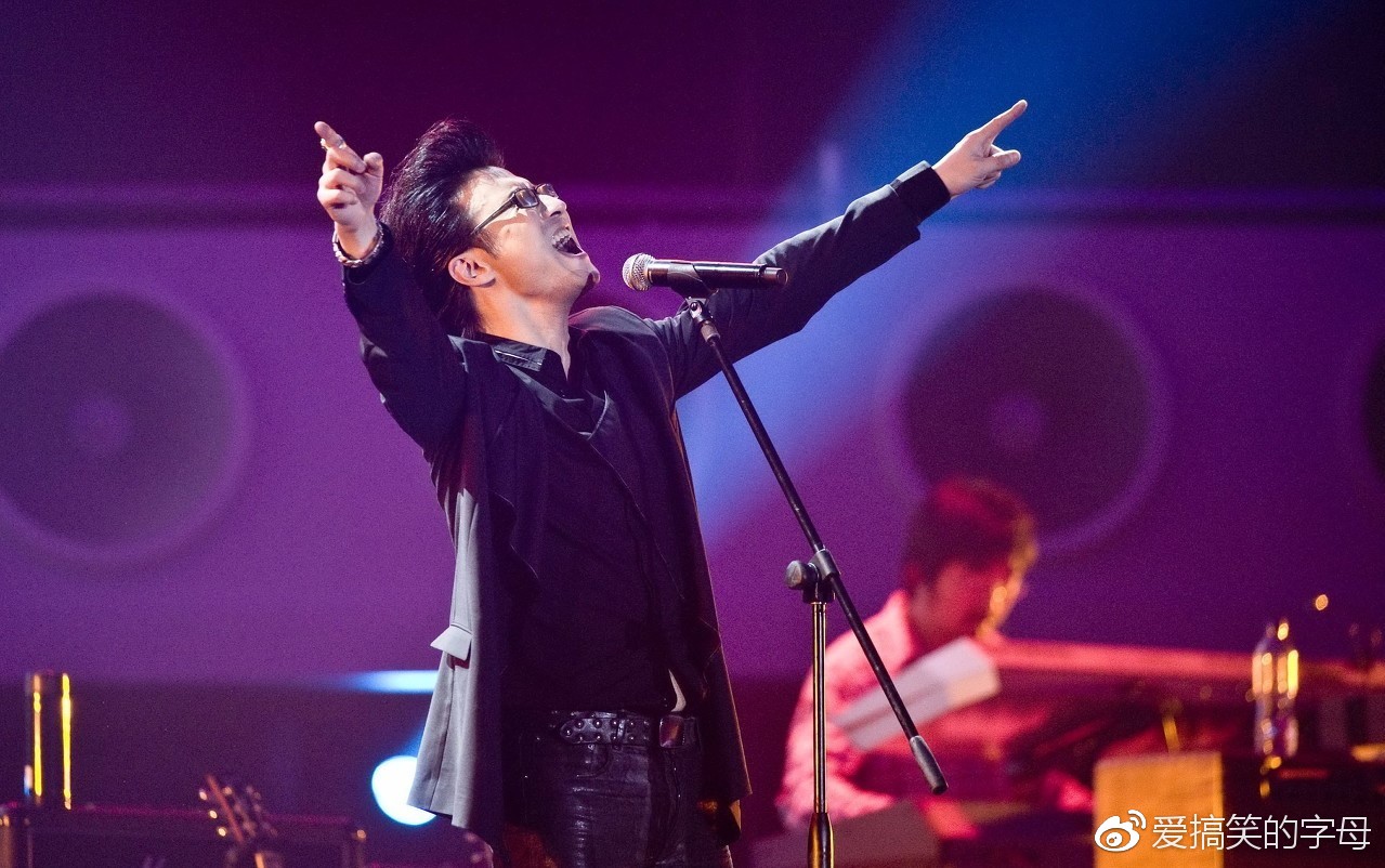 《我是歌手2》决赛车祸现场,汪峰走音,网友:这