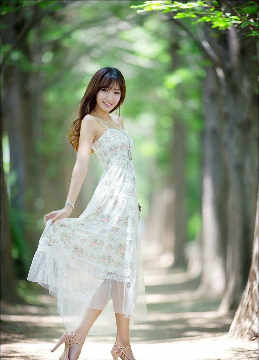 摄影师街拍走近美女如云的长沙看都市美女的时尚穿搭