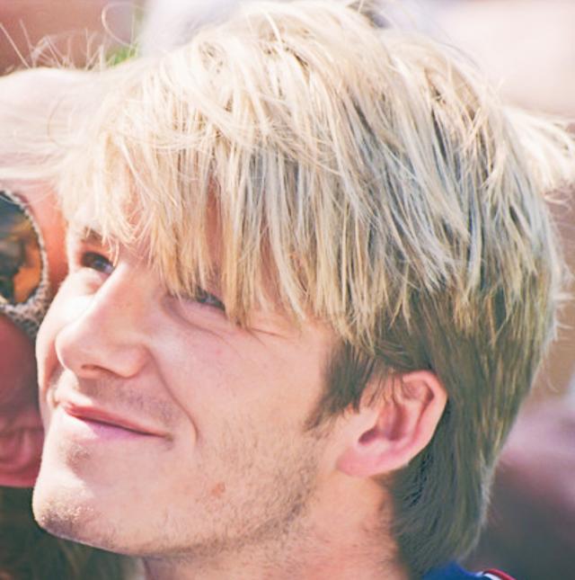 20年前的贝克汉姆和欧文两个帅气的追风少年