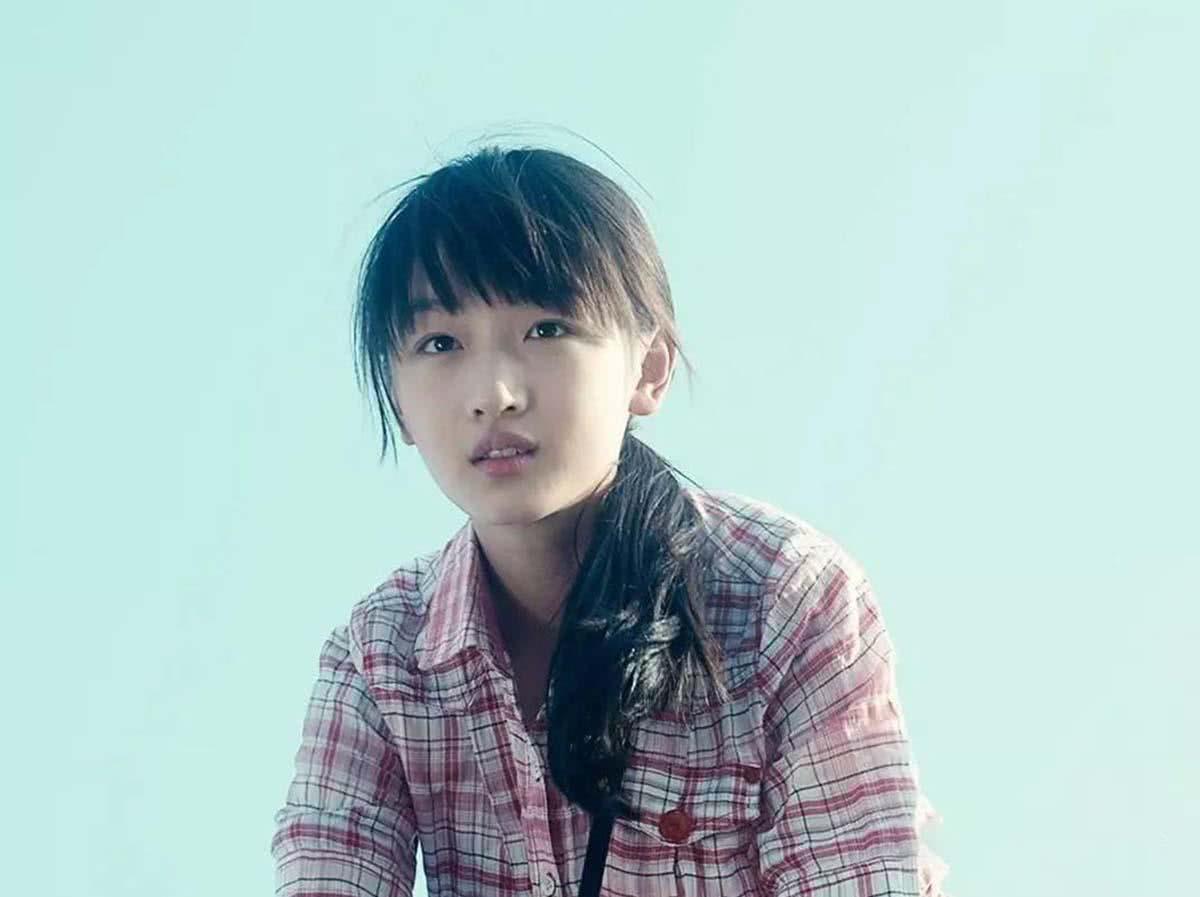 周冬雨,也是一个没有被老天爷照顾周全的女孩,她也有很多别人不知道的