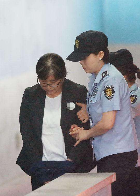 朴槿惠的"闺蜜"不服二审判罚上诉, 她或许不仅为自己也为朴槿惠