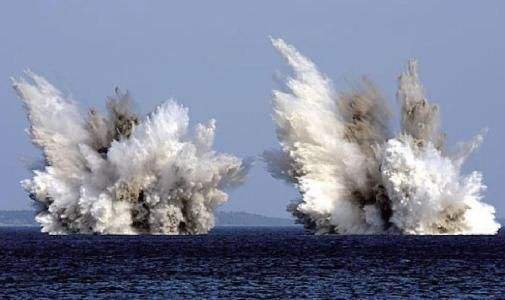 触碰到了一枚新型沉底雷,这是一种伊朗向中国进口的先进水雷,该型水雷