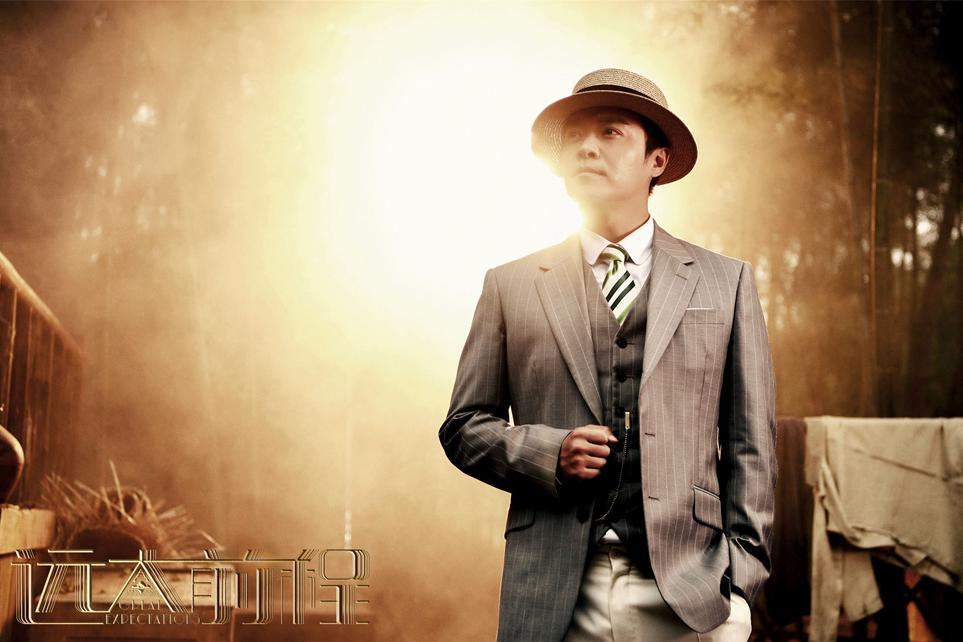 自成一派就已经能证明——他做编剧的水平绝对是高于做演员的水平的