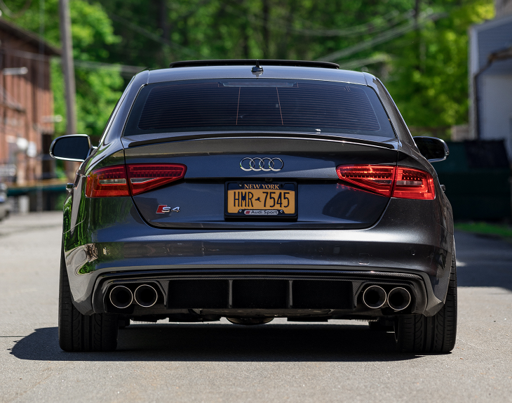 3.0t v6配8at,全时四驱,果断放弃奔驰c43