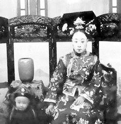 满清八大家族之后宫代表人物,其中一位权力达