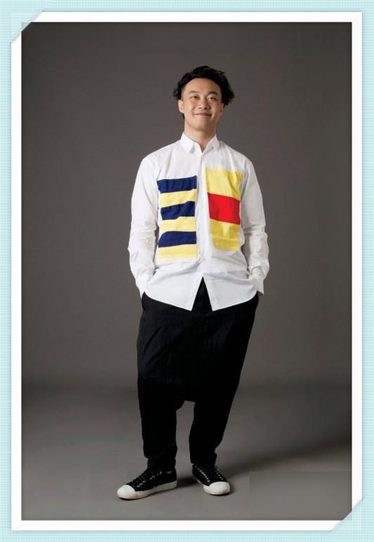 陈奕迅被徐濠萦带偏了?穿西裤竟配双运动鞋,网友:丑出新高度!