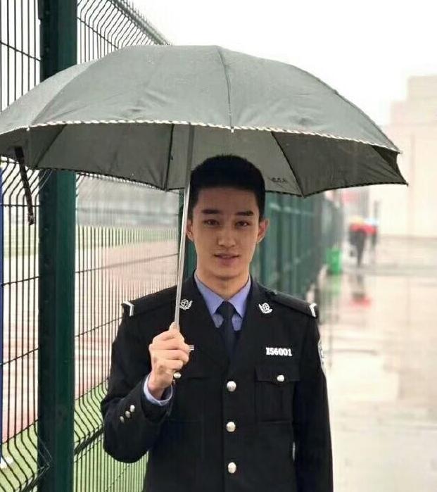 警察叔叔做过哪些事让你感动至今