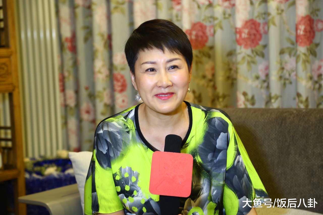 张可盈在香港以歌手身份重新出道, 张凯丽曾坚决反对她进娱乐圈