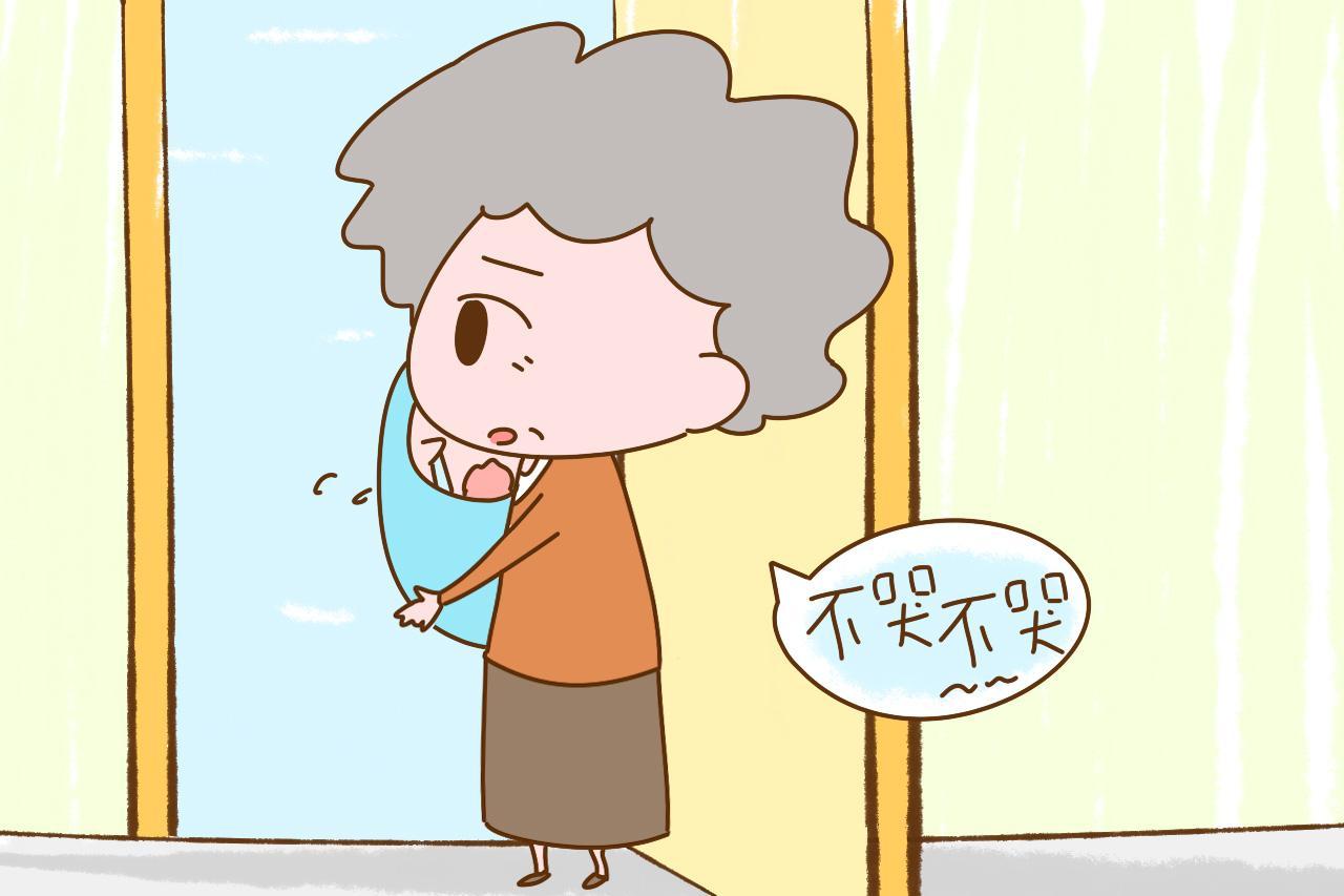每次哄睡婆婆都带娃出去,娃睡着再回来,这样的