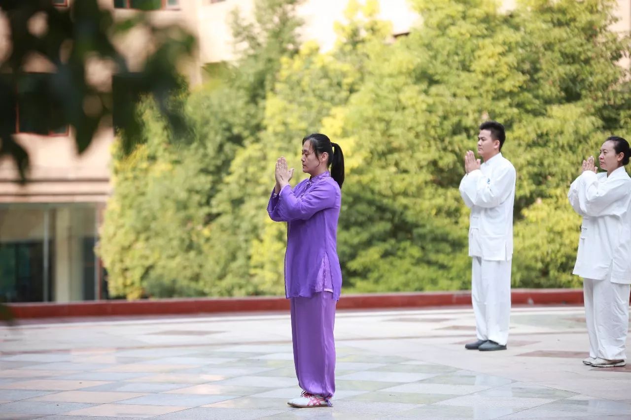 太极拳晨练更高效,热身不可少!