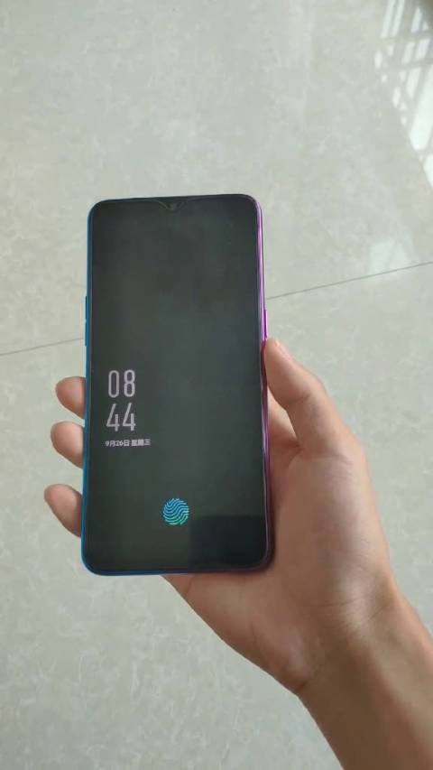 讲真,水滴屏可能是现在最好看的异形屏了吧?