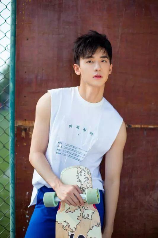 赵志伟版张起灵有三宝手长腿长话很少