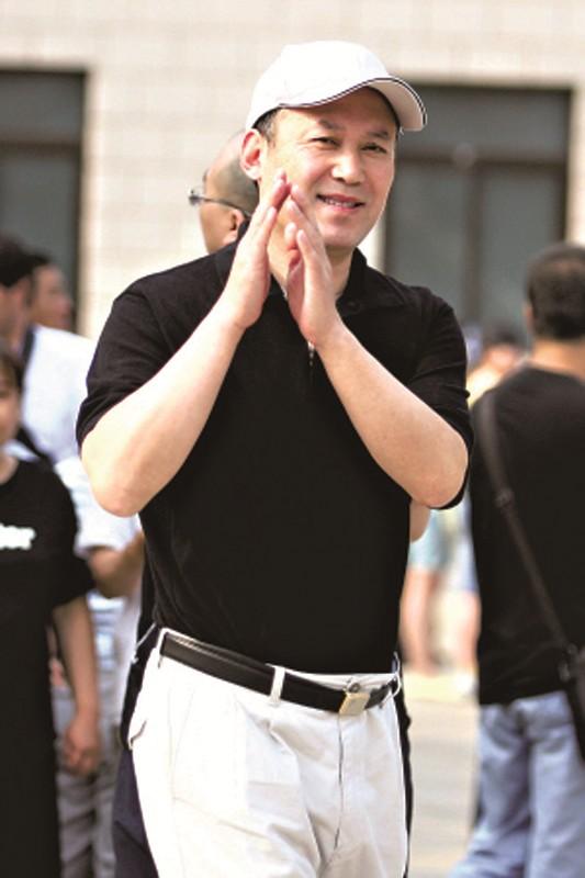 63岁笑星郭达近照曝光,头发白了也掉了不少看起来苍老了许多