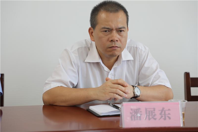 玉林:陆川县县委书记,县禁毒委主任潘展东深入禁毒教育基地调研