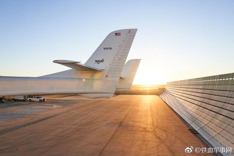 美国全球最大双体飞机即将试飞,先来看看它的