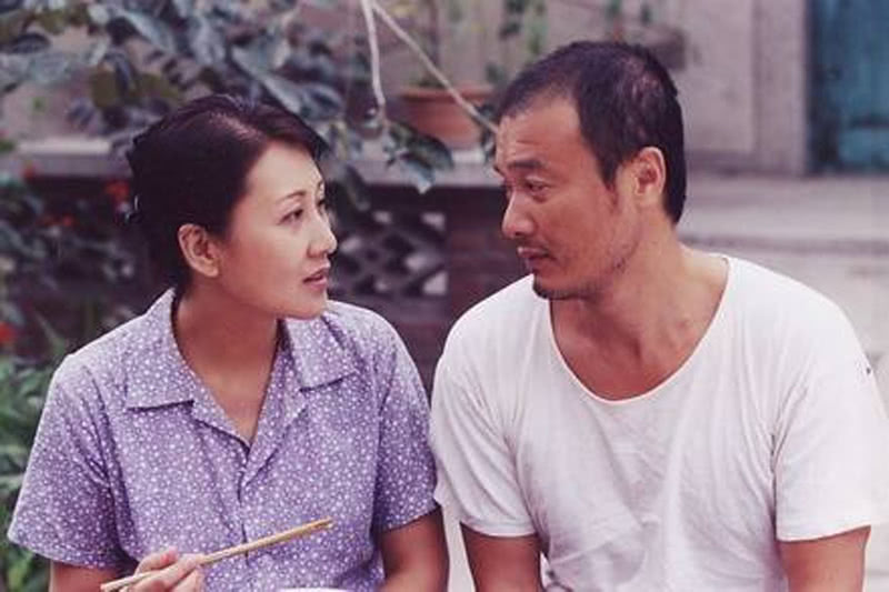 其实孙松早就结婚了,老婆也是演员侯继林,演过《王保长新篇》《陌生的